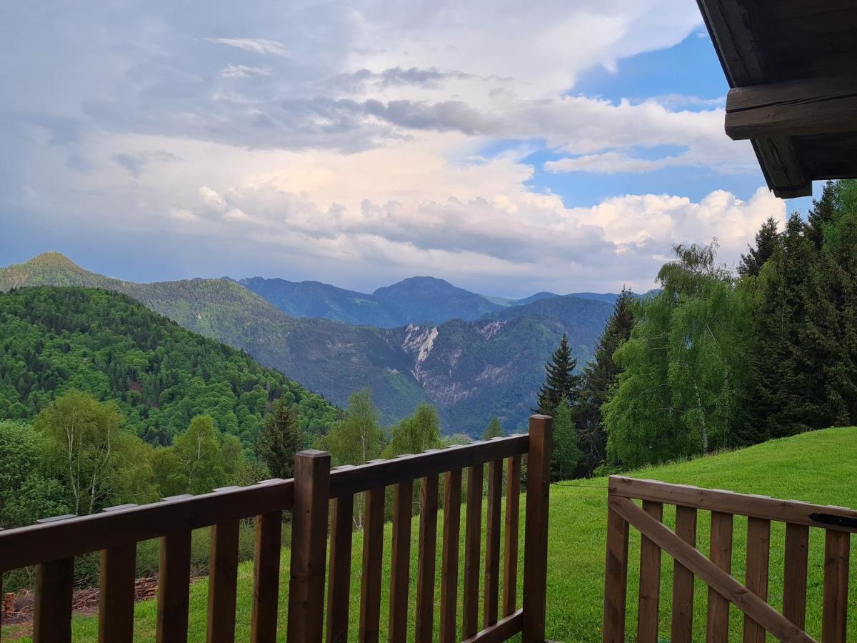 Chalet Chapeau Rar Castel Condino Exterior foto